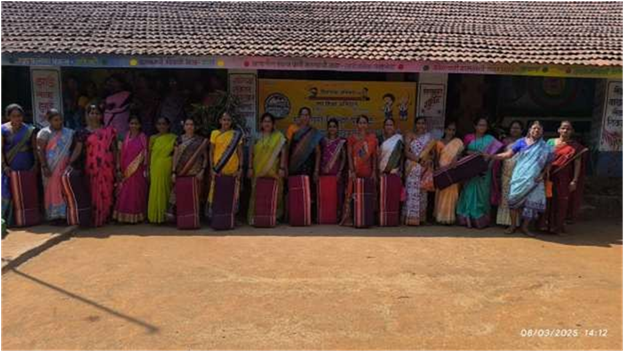 ग्रामपंचायतीच्या वतीने 15 वा वित्त आयोग योजनेतून सतरंजीचे वाटप